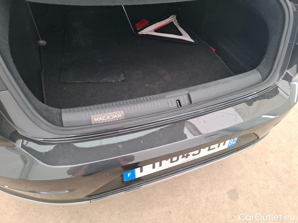  Volkswagen  Arteon VOLKSWAGEN  5p Berline 2.0 TDI 150 DSG7 ELEGANCE #71