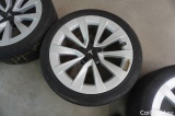  Tesla  Model 3 TESLA  Langstreckenbatt. Allradantrieb Dual Motor 4d 366kW #77