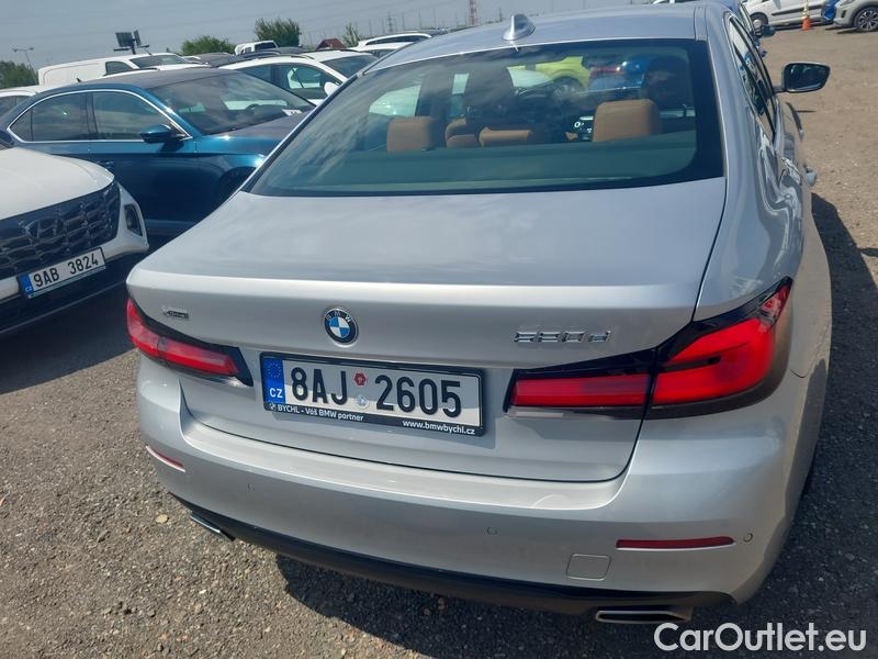  Bmw  Serie 5  Lim. (G30)  (2016->) 520d xDrive AT 4d #11