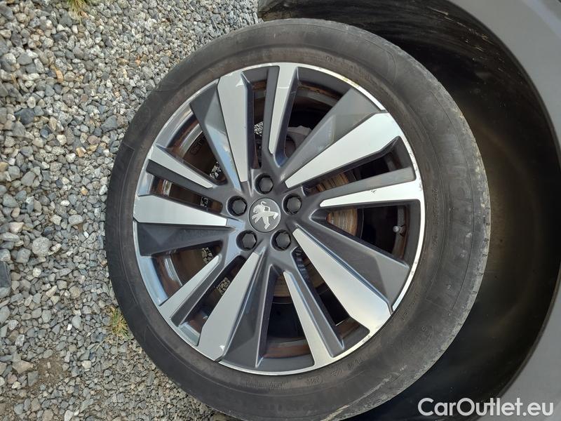  Peugeot  5008  (12.2016->)  1.5BHDi 130 Allure AT #16