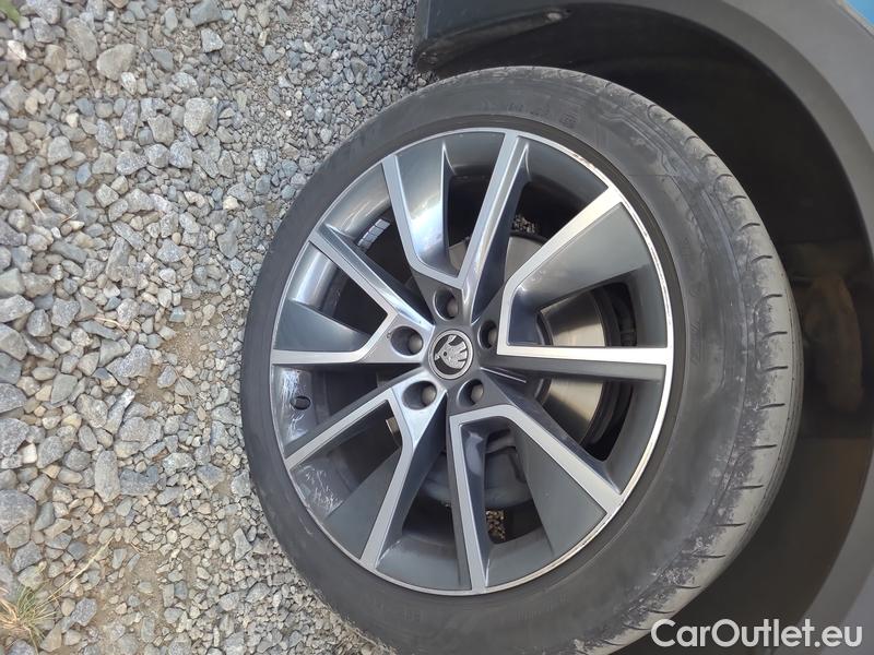  Skoda  Superb  Combi (3T5)(2010) Sup.C.FL2.0TDI 140 Sco.4x4 AT #19