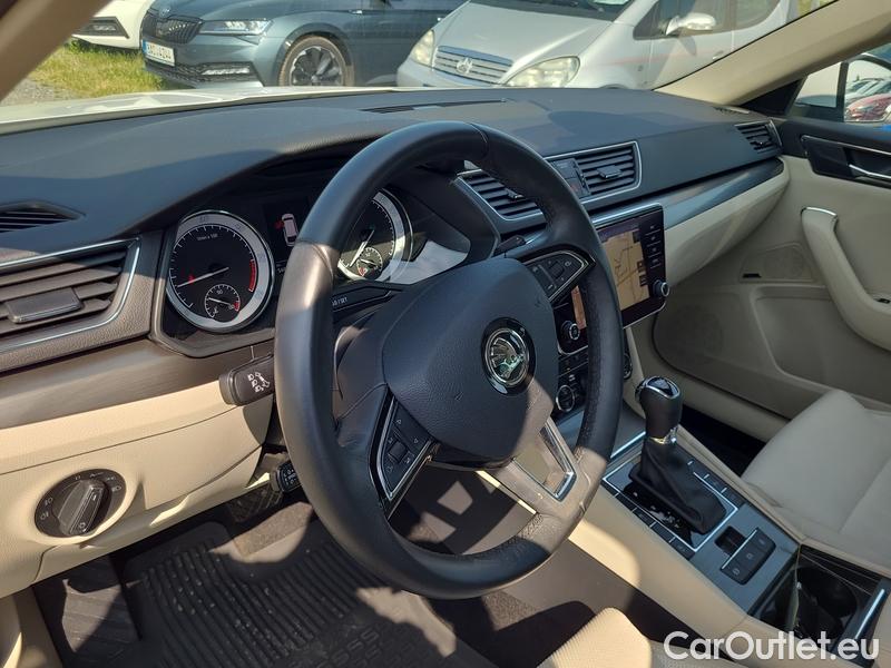  Skoda  Superb  Combi (3V5)(2015) Sup.C.FL2.0TDI 140 Style AT #6