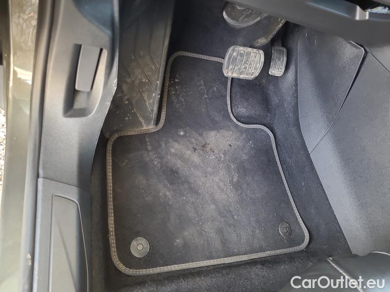  Peugeot  5008  (12.2016->)  1.5BHDi 130 Allure AT #4