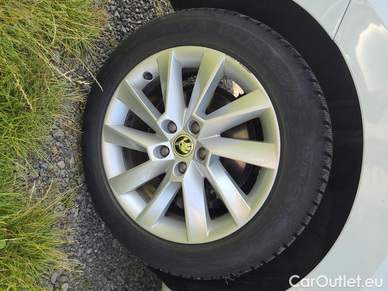  Skoda  Superb  Combi (3V5)(2015) Sup.C.FL2.0TDI 140 Style AT #13