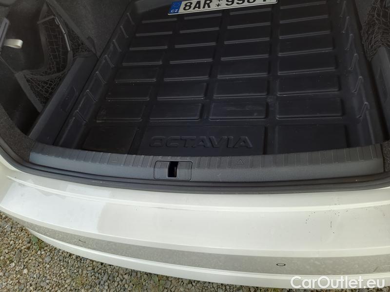  Skoda  Octavia  Lim. (NX3)(2020) Oct. 2.0TDI 110 Style AT 5d #5