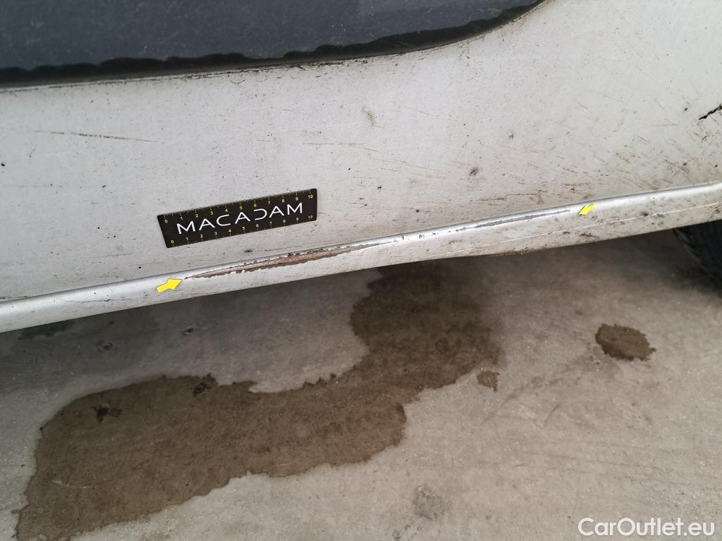  Renault  Master RENAULT  VU 4p Fourgon CA GC F3500 L2H2 dCi 125 #64