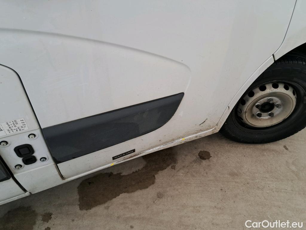  Renault  Master RENAULT  VU 4p Fourgon CA GC F3500 L2H2 dCi 125 #63