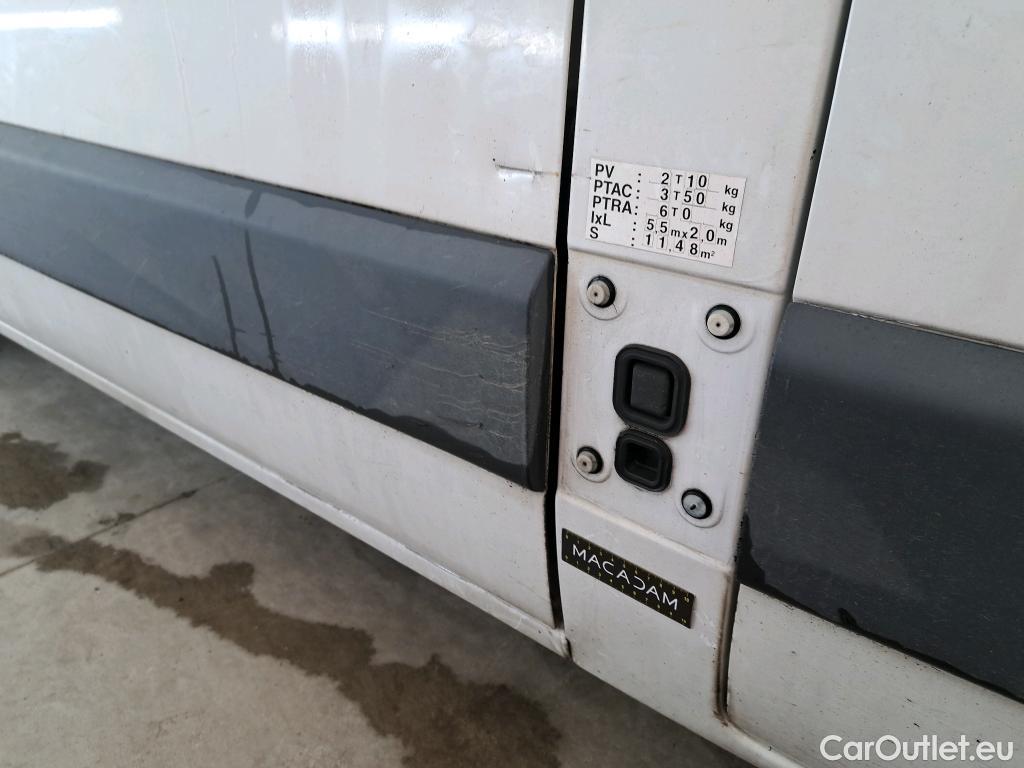  Renault  Master RENAULT  VU 4p Fourgon CA GC F3500 L2H2 dCi 125 #77