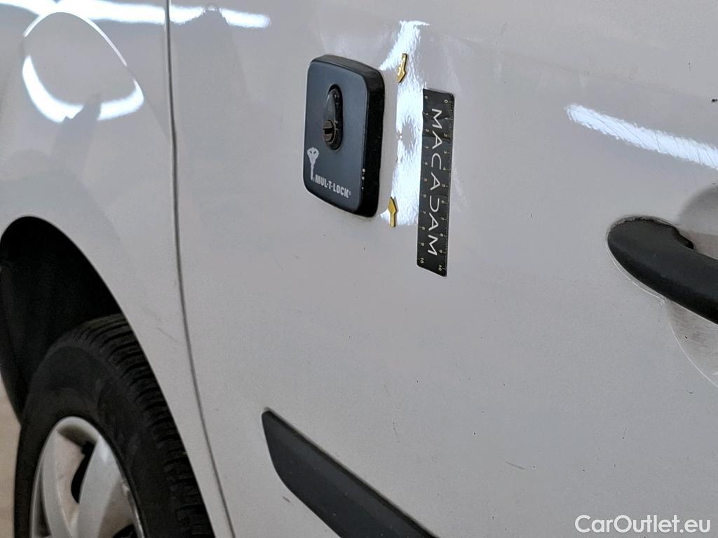  Renault  Kangoo  II Express Grand Confort (L1) 1.5 dCi 80CV BVM6 E6dT #17