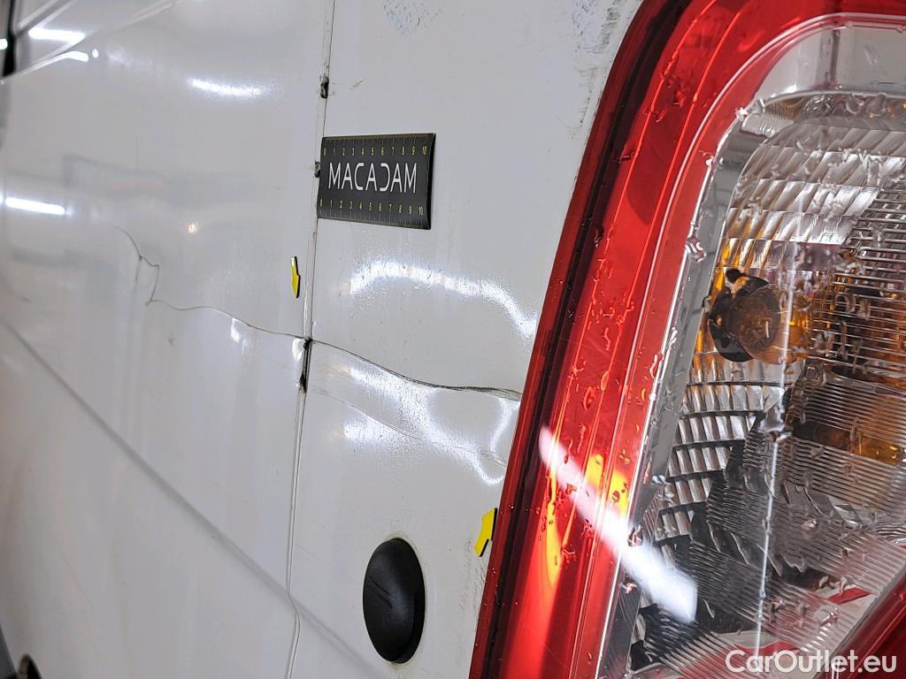  Renault  Master RENAULT  VU 4p Fourgon CA GC F3500 L2H2 dCi 125 #50