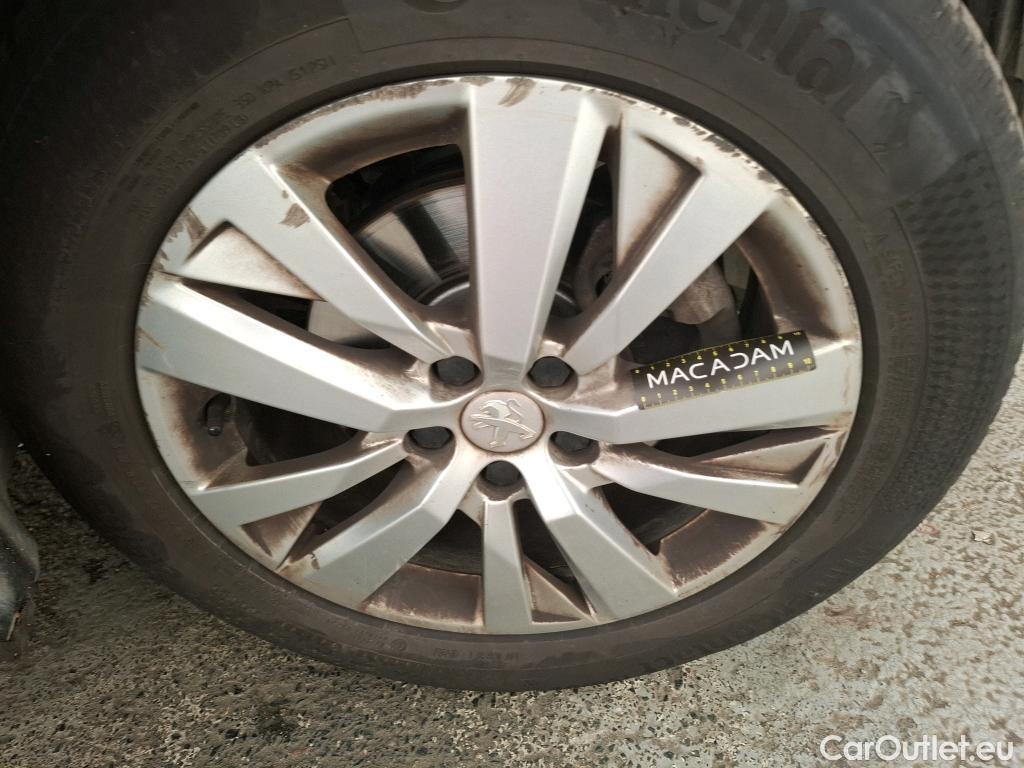  Peugeot  3008  Active Pack 1.5 HDi 130CV BVA8 E6d #15
