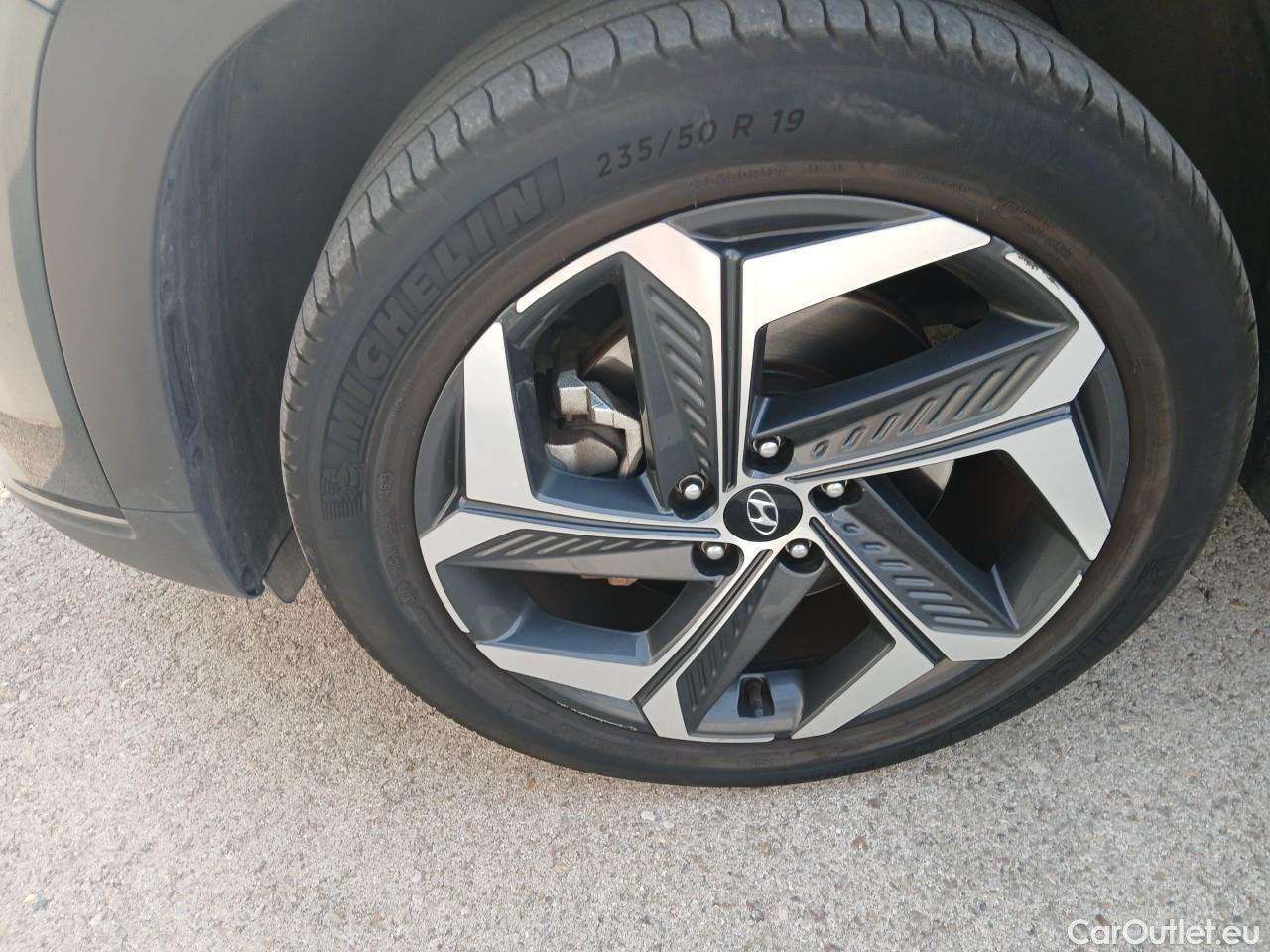 Hyundai  Tucson HYUNDAI  / 2020 / 5P / todoterreno 1.6 TGDI 169kW HEV Tecno Auto 2C #15