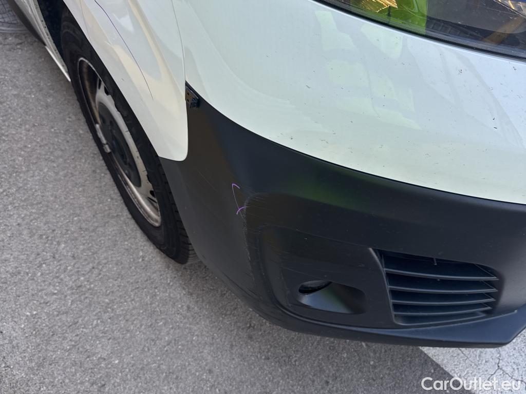  Opel  Vivaro OPEL  / 2019 / 4P / furgón 1.5 Diésel 74kW (100CV) M Std Express #19