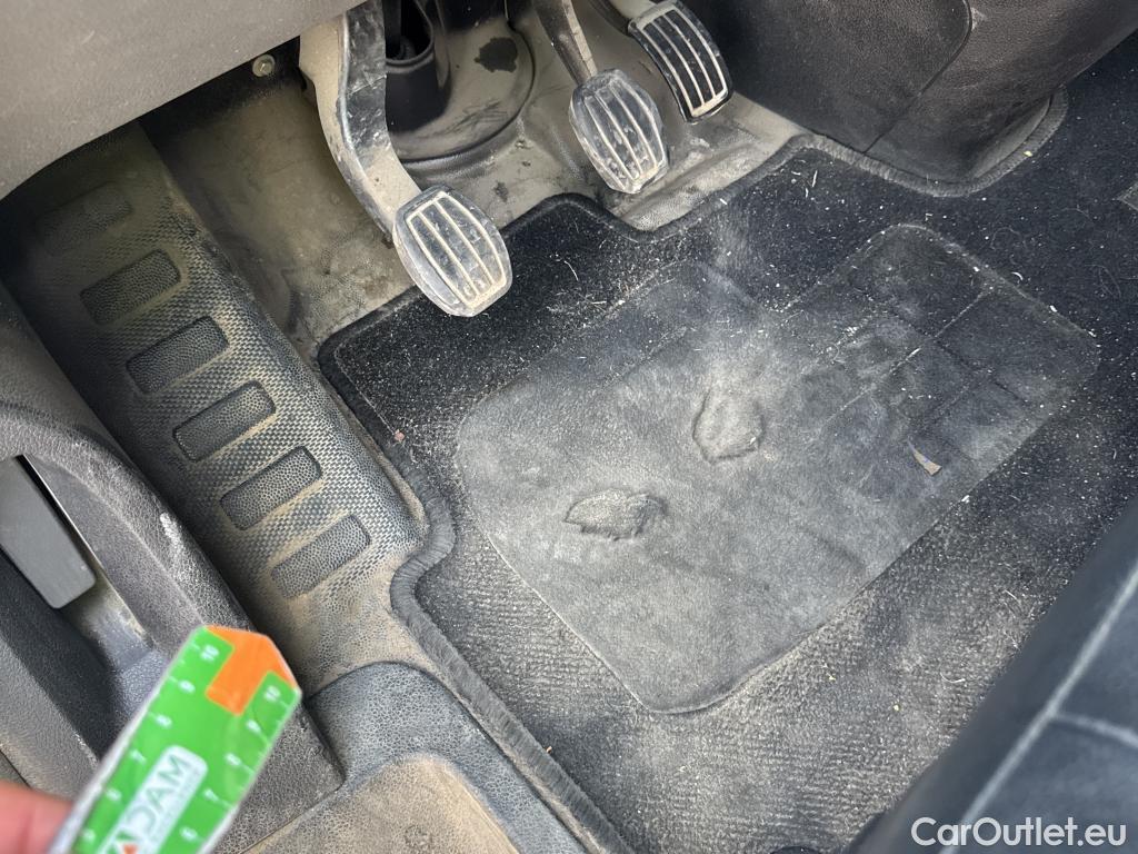  Opel  Vivaro OPEL  / 2019 / 4P / furgón 1.5 Diésel 74kW (100CV) M Std Express #44
