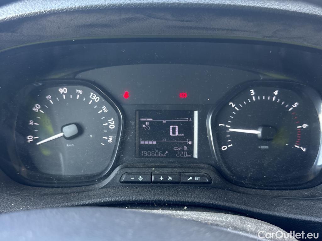  Opel  Vivaro OPEL  / 2019 / 4P / furgón 1.5 Diésel 74kW (100CV) M Std Express #45