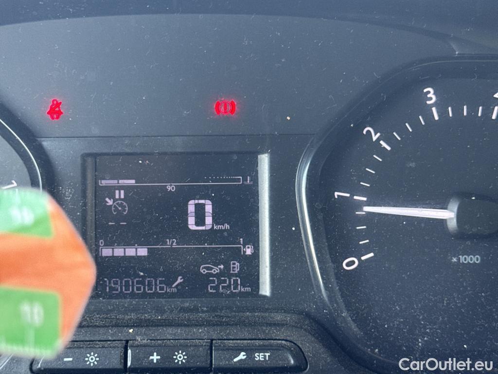  Opel  Vivaro OPEL  / 2019 / 4P / furgón 1.5 Diésel 74kW (100CV) M Std Express #46