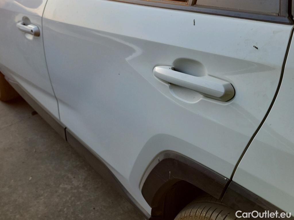 Toyota  RAV4 TOYOTA  / 2018 / 5P / todoterreno 2.5l 220H Advance 4WD #19