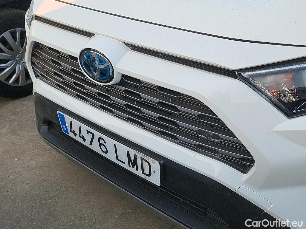  Toyota  RAV4 TOYOTA  / 2018 / 5P / todoterreno 2.5l 220H Advance 4WD #21