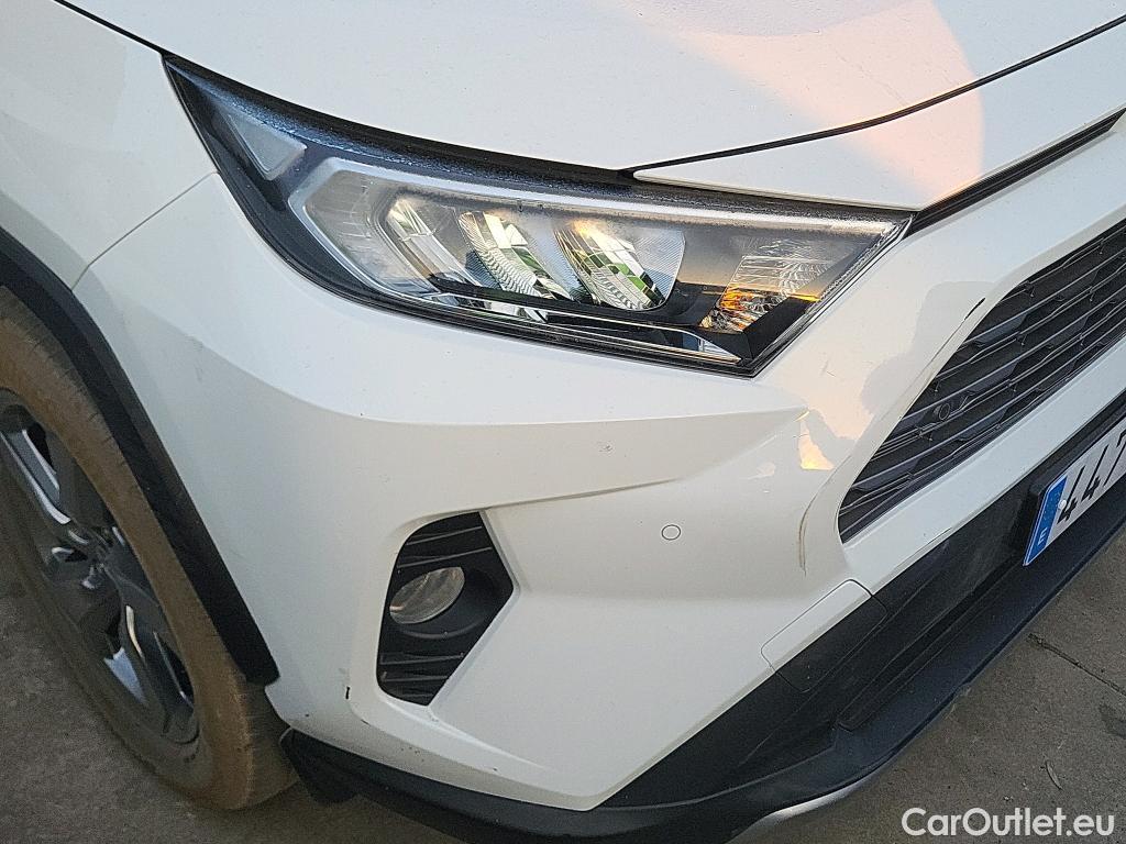  Toyota  RAV4 TOYOTA  / 2018 / 5P / todoterreno 2.5l 220H Advance 4WD #17