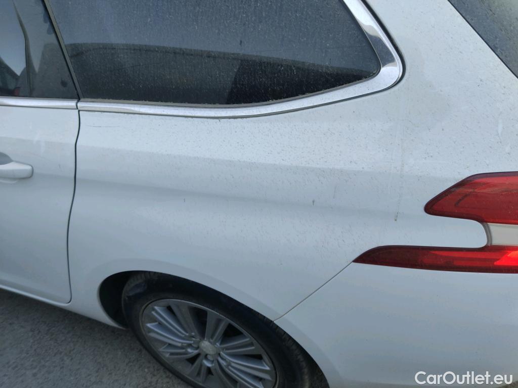  Peugeot  308 PEUGEOT  / 2017 / 5P / familiar SW Allure PureTech 130 S&S #14