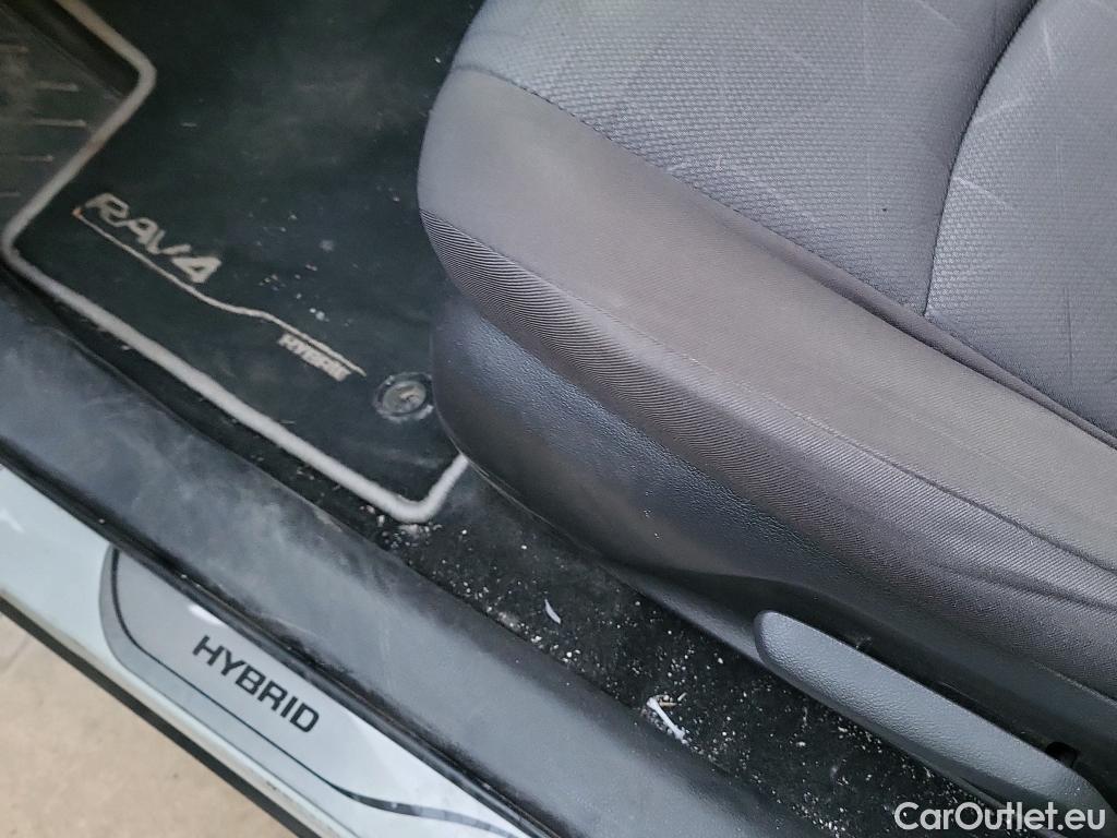  Toyota  RAV4 TOYOTA  / 2018 / 5P / todoterreno 2.5l 220H Advance 4WD #5