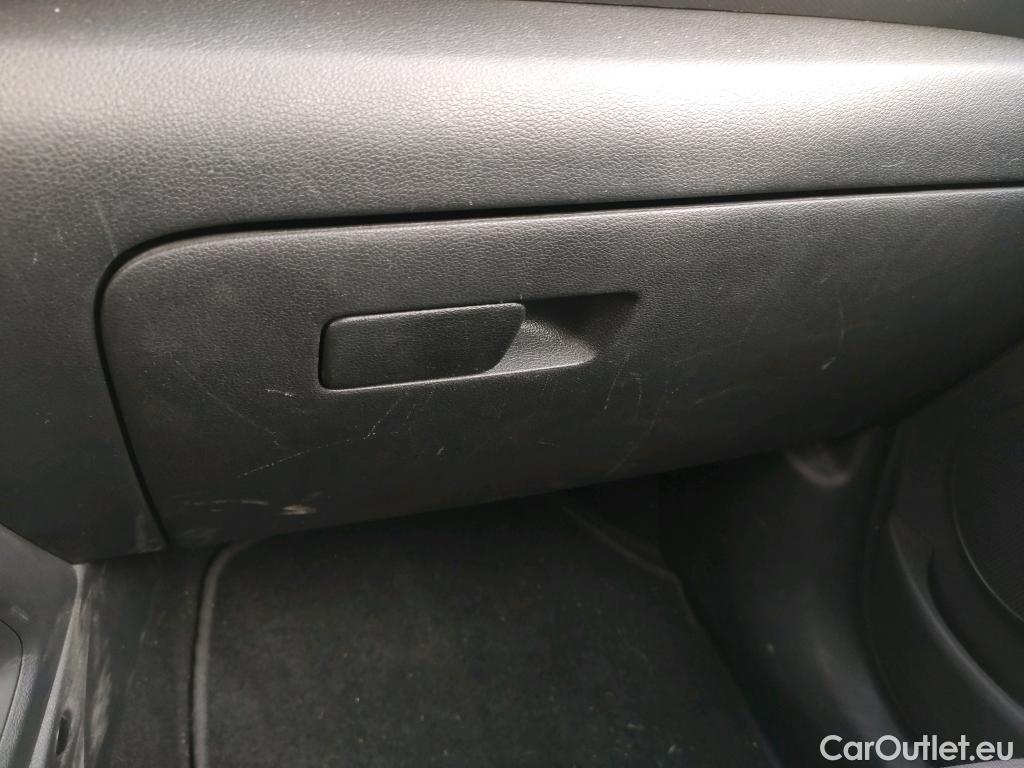  Land Rover  Discovery HYUNDAI Kona / 2020 / 5P / todoterreno 1.6 GDI HEV Maxx DCT #26