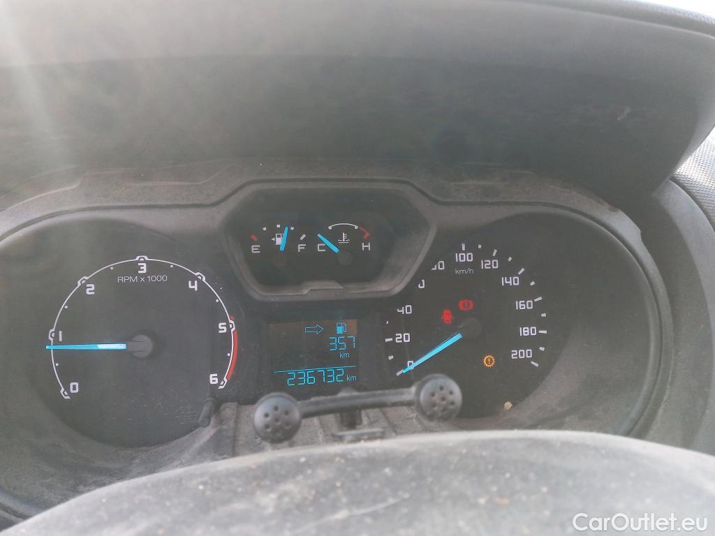  Ford  Ranger FORD  VU 4p 6G pickup 2.2 TDCi 150cv 4x4 Doble Cabina XL #49