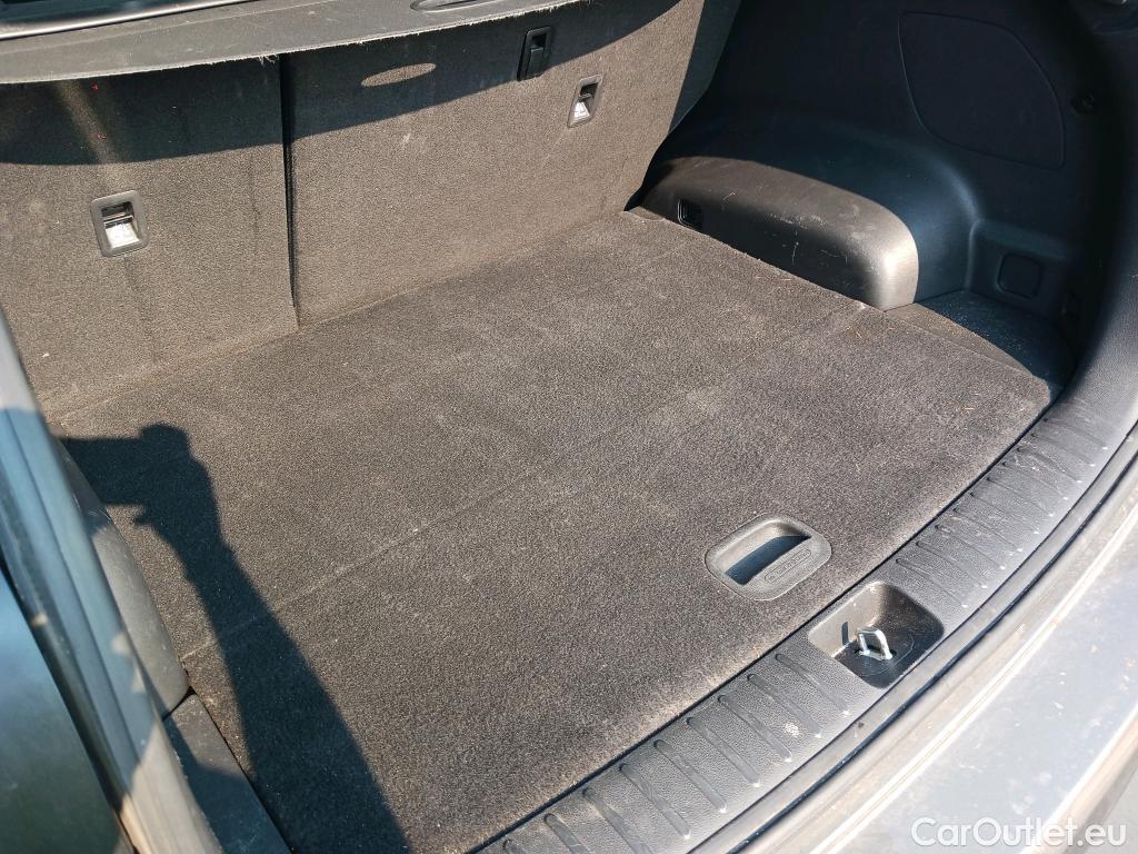  Hyundai  Tucson HYUNDAI  / 2018 / 5P / todoterreno 1.6 CRDI 85kW (116CV) 48V SLE 4X2(SP)(SL) #12