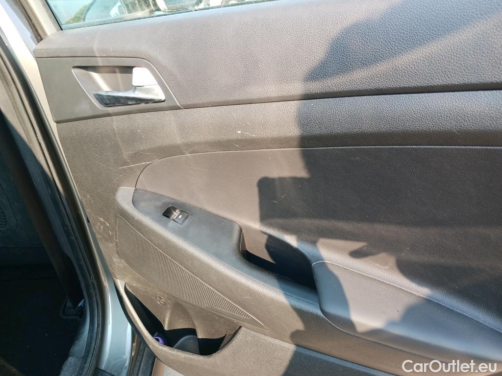  Hyundai  Tucson HYUNDAI  / 2018 / 5P / todoterreno 1.6 CRDI 85kW (116CV) 48V SLE 4X2(SP)(SL) #23