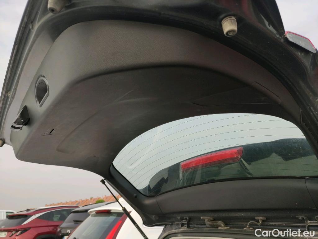  Land Rover  Discovery HYUNDAI Kona / 2020 / 5P / todoterreno 1.6 GDI HEV Maxx DCT #28