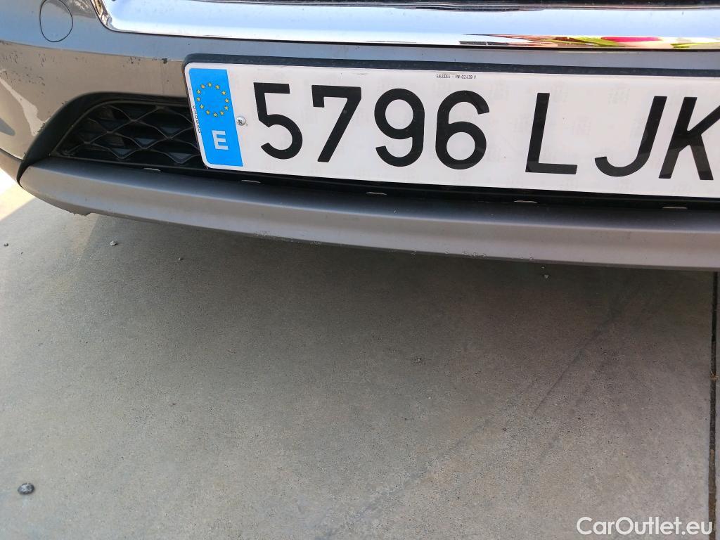  Hyundai  Tucson HYUNDAI  / 2018 / 5P / todoterreno 1.6 CRDI 85kW (116CV) 48V SLE 4X2(SP)(SL) #30