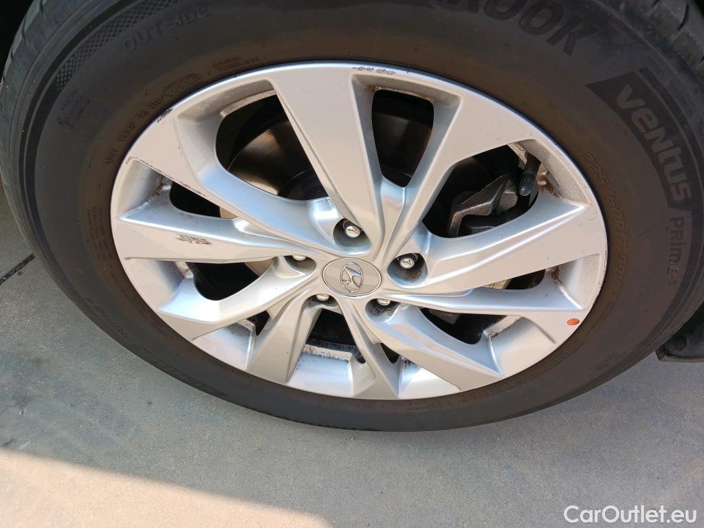  Hyundai  Tucson HYUNDAI  / 2018 / 5P / todoterreno 1.6 CRDI 85kW (116CV) 48V SLE 4X2(SP)(SL) #17