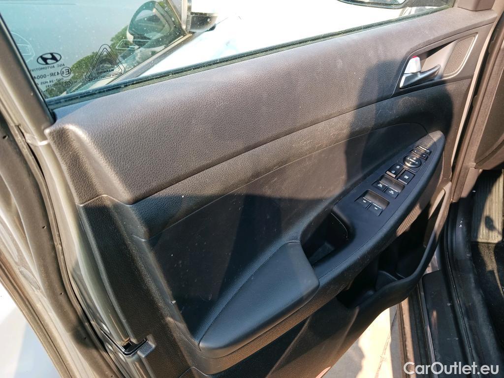  Hyundai  Tucson HYUNDAI  / 2018 / 5P / todoterreno 1.6 CRDI 85kW (116CV) 48V SLE 4X2(SP)(SL) #21