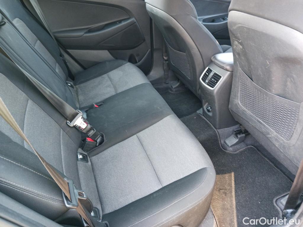 Hyundai  Tucson HYUNDAI  / 2018 / 5P / todoterreno 1.6 CRDI 85kW (116CV) 48V SLE 4X2(SP)(SL) #13