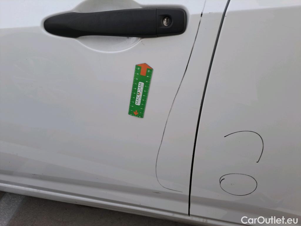  Nissan  Micra NISSAN  / 2017 / 5P / berlina con portón 1.5dCi 66 kW (90 CV) S&S Visia+ #23