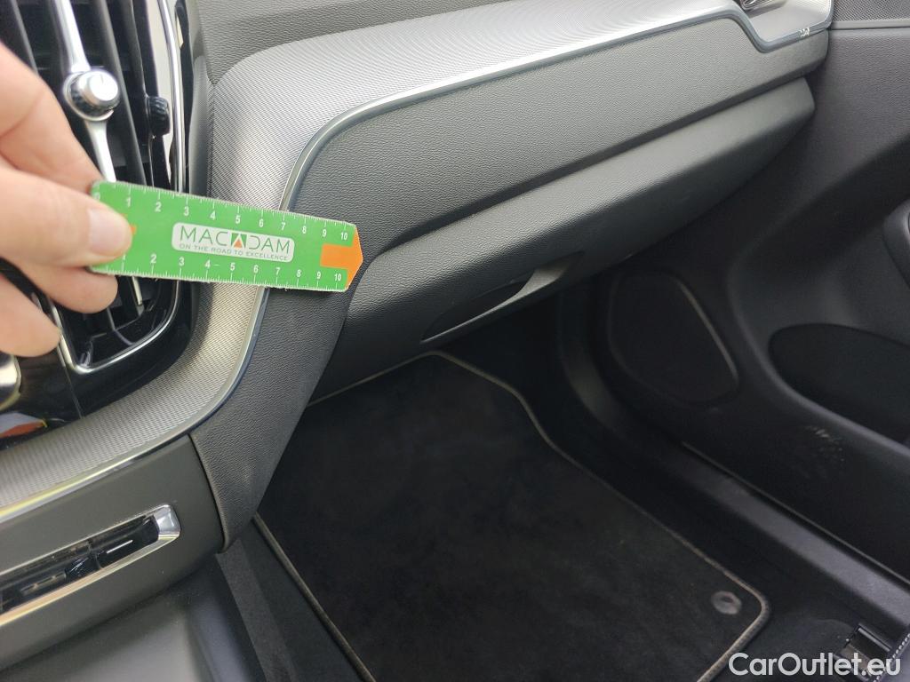  Volvo  XC60  R Design AWD 2.0 D4 #8