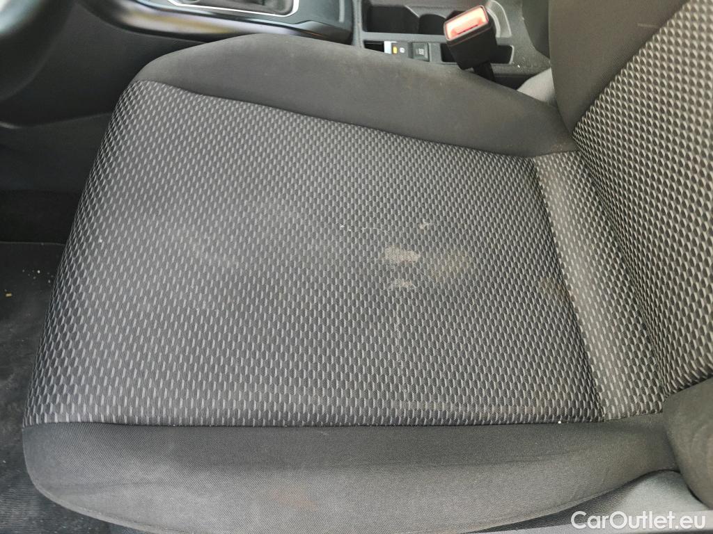  Volkswagen  T-ROC  1.0 TSI 110CV MT6 E6d #10