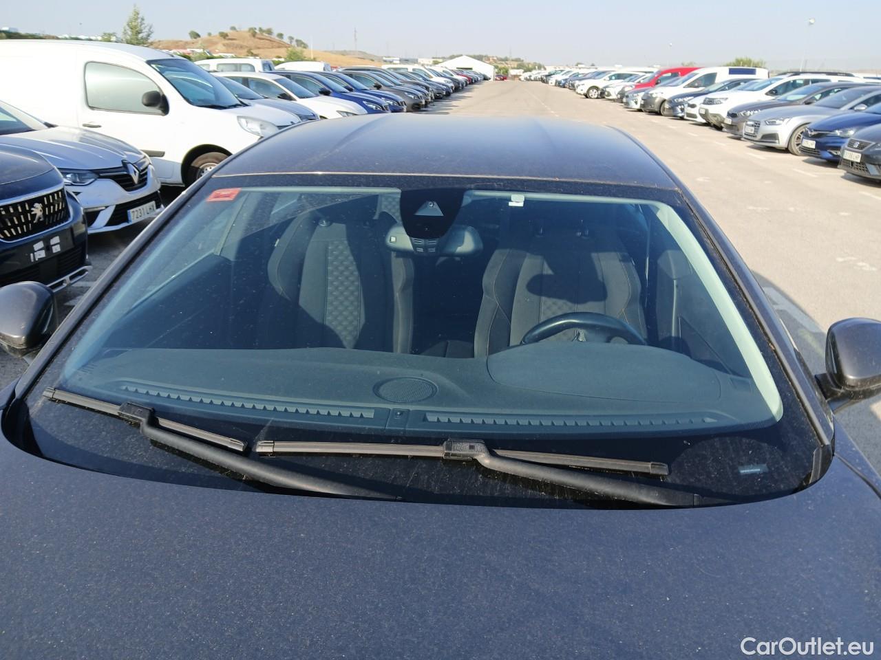  Peugeot  508 PEUGEOT  / 2018 / 5P / berlina con portón 5P Business Line BlueHDi 130 EAT8 (AC) #23