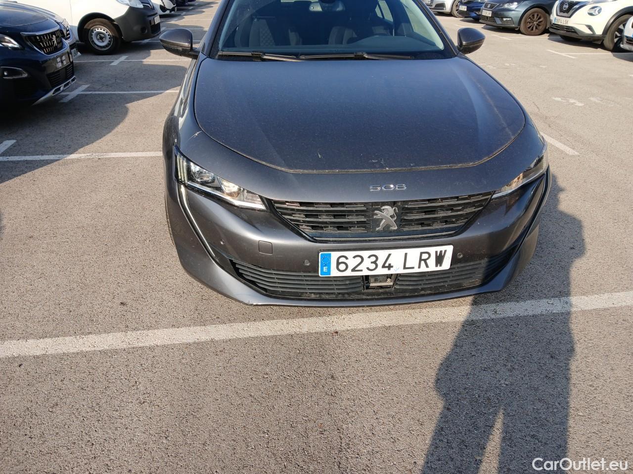  Peugeot  508 PEUGEOT  / 2018 / 5P / berlina con portón 5P Business Line BlueHDi 130 EAT8 (AC) #18
