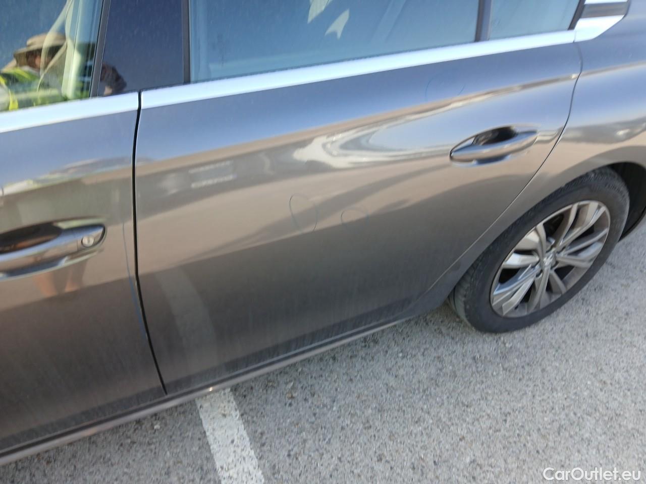  Peugeot  508 PEUGEOT  / 2018 / 5P / berlina con portón 5P Business Line BlueHDi 130 EAT8 (AC) #27
