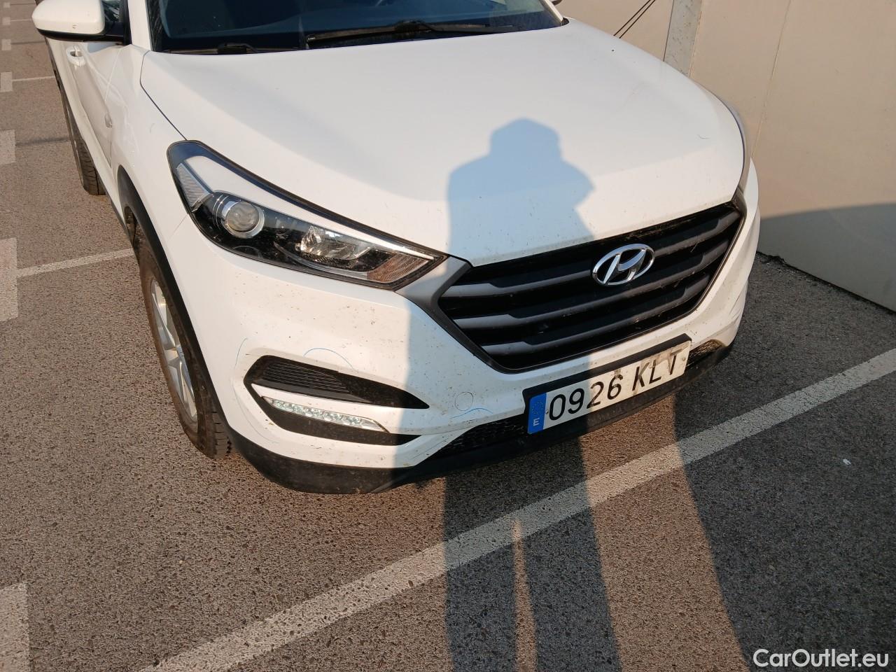  Hyundai  Tucson HYUNDAI  / 2015 / 5P / todoterreno 1.7 CRDi 85kW (115CV) BDrive Essence 4x2 #30