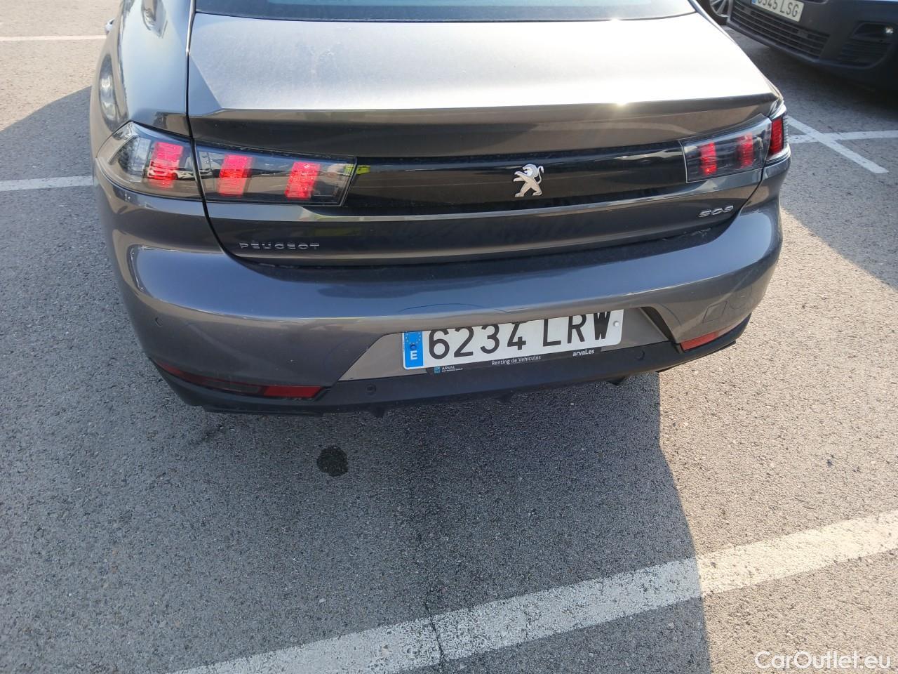  Peugeot  508 PEUGEOT  / 2018 / 5P / berlina con portón 5P Business Line BlueHDi 130 EAT8 (AC) #30