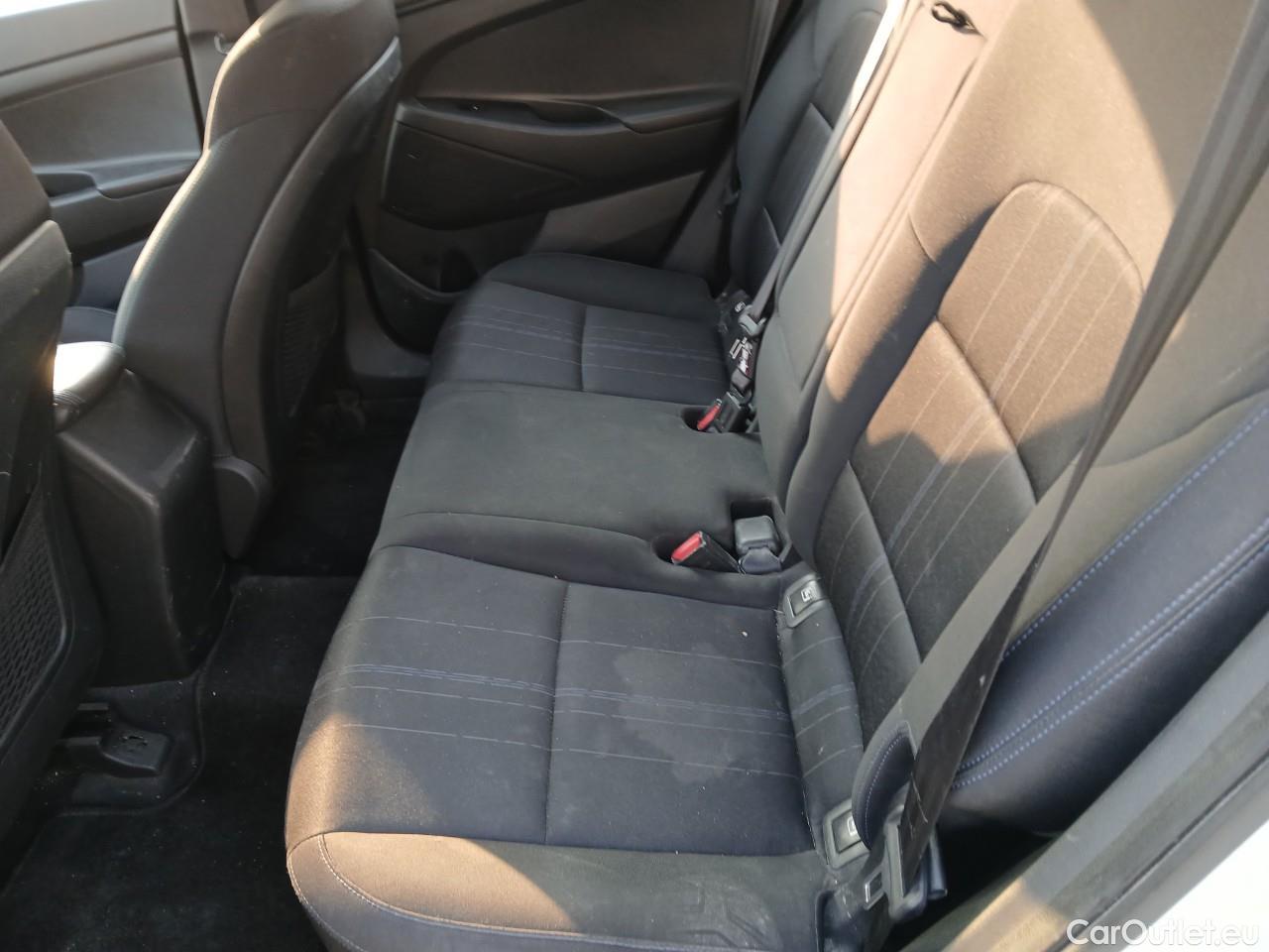  Hyundai  Tucson HYUNDAI  / 2015 / 5P / todoterreno 1.7 CRDi 85kW (115CV) BDrive Essence 4x2 #8