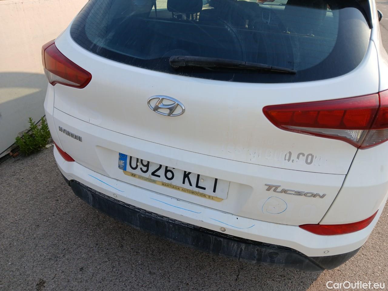  Hyundai  Tucson HYUNDAI  / 2015 / 5P / todoterreno 1.7 CRDi 85kW (115CV) BDrive Essence 4x2 #43