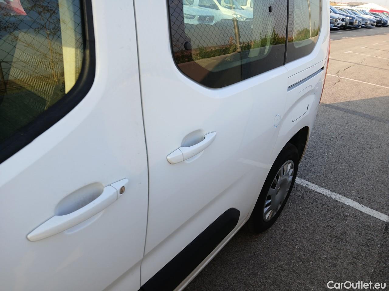  Opel  Combo OPEL  Life / 2018 / 5P / monovolumen compacto 1.5 TD 75kW (100CV) S/S Edition Plus L #15