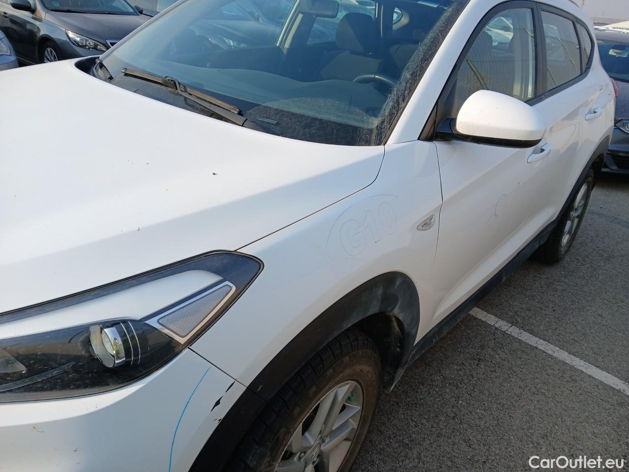  Hyundai  Tucson HYUNDAI  / 2015 / 5P / todoterreno 1.7 CRDi 85kW (115CV) BDrive Essence 4x2 #34