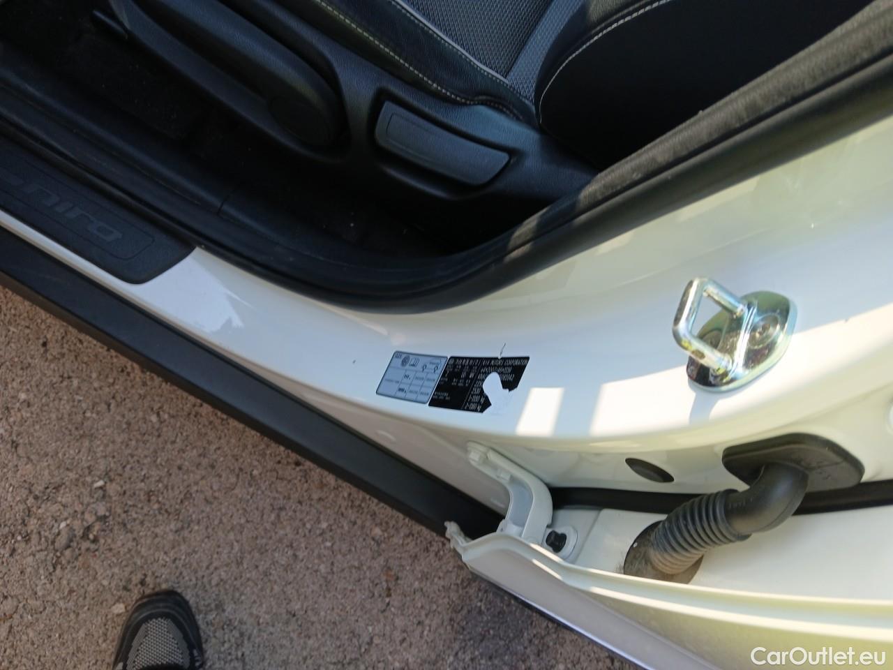  KIA  Niro  e- Drive 205CV #9
