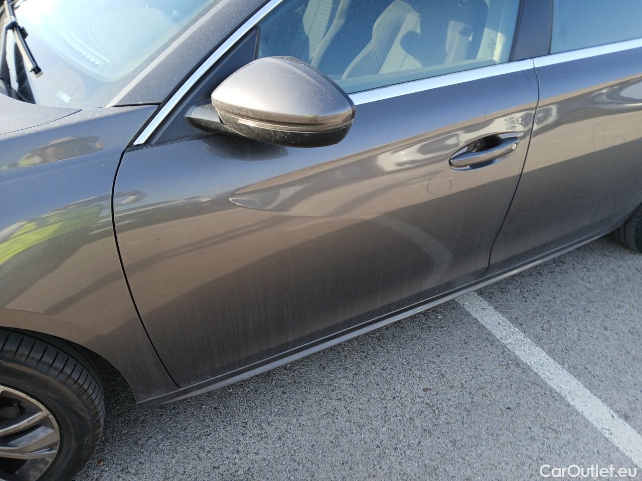  Peugeot  508 PEUGEOT  / 2018 / 5P / berlina con portón 5P Business Line BlueHDi 130 EAT8 (AC) #25