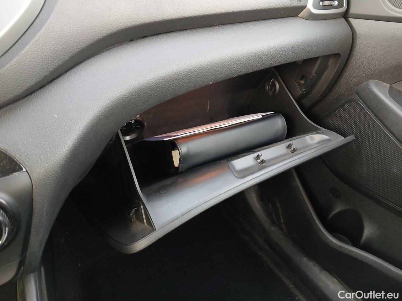  Hyundai  Tucson HYUNDAI  / 2015 / 5P / todoterreno 1.7 CRDi 85kW (115CV) BDrive Essence 4x2 #2