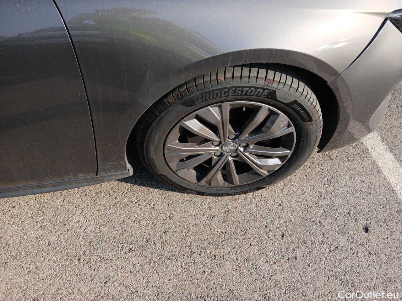  Peugeot  508 PEUGEOT  / 2018 / 5P / berlina con portón 5P Business Line BlueHDi 130 EAT8 (AC) #16